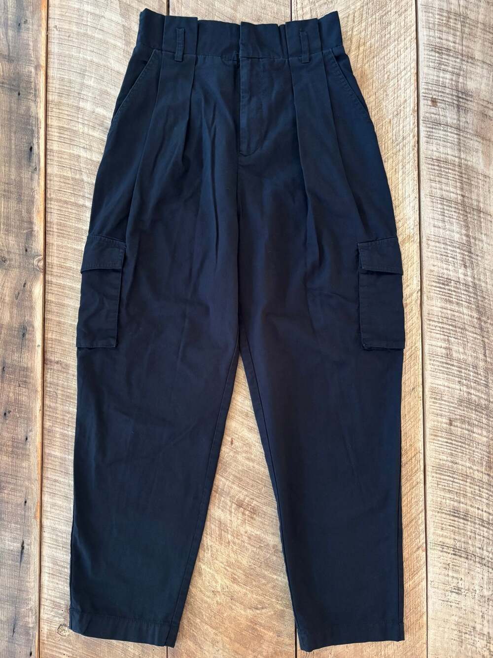 FOREVER 21 Women’s Black High Waisted Cargo Style Pants Pleated Front — SIZE SM